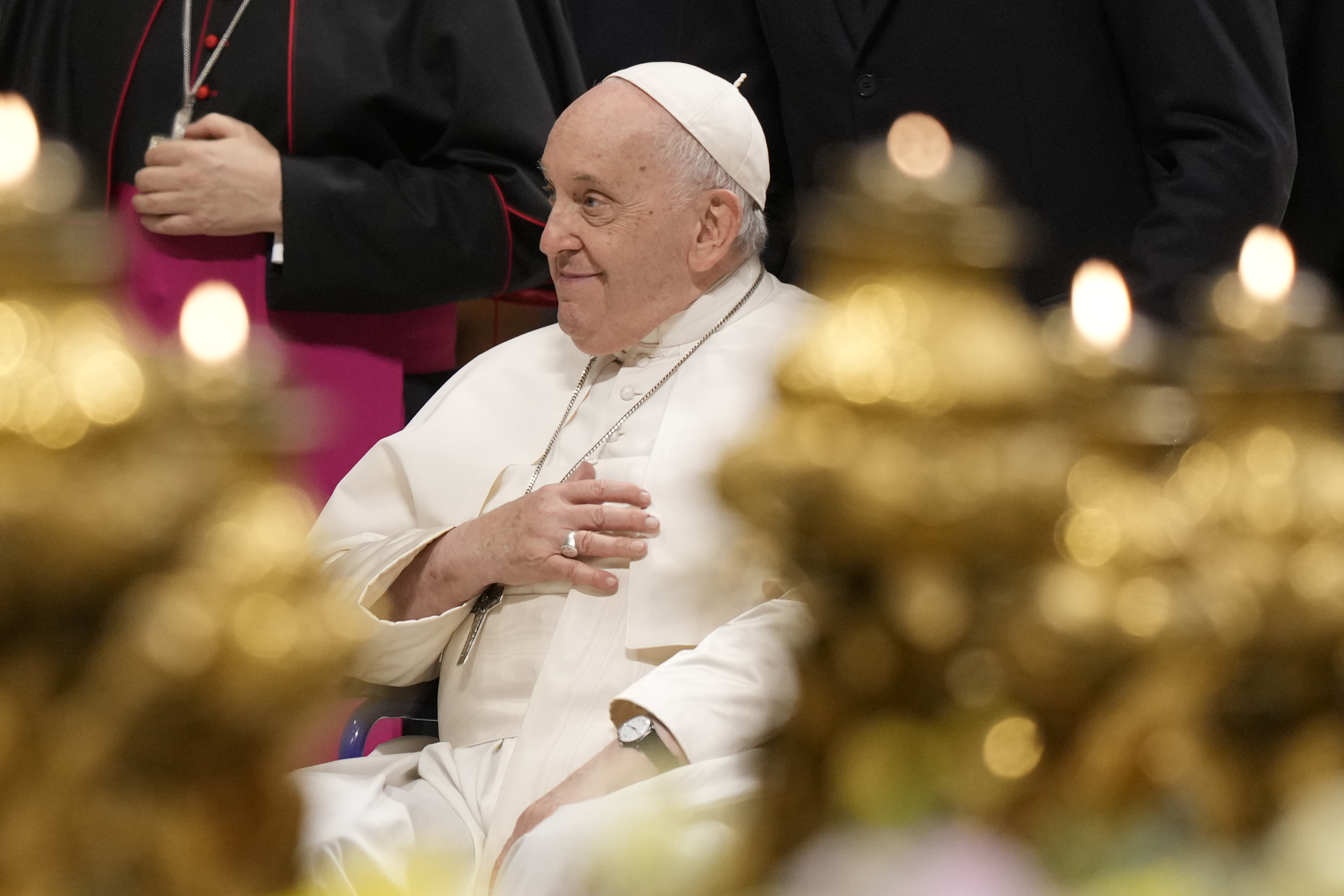 Pope s meeting says it s urgent to guarantee governance roles