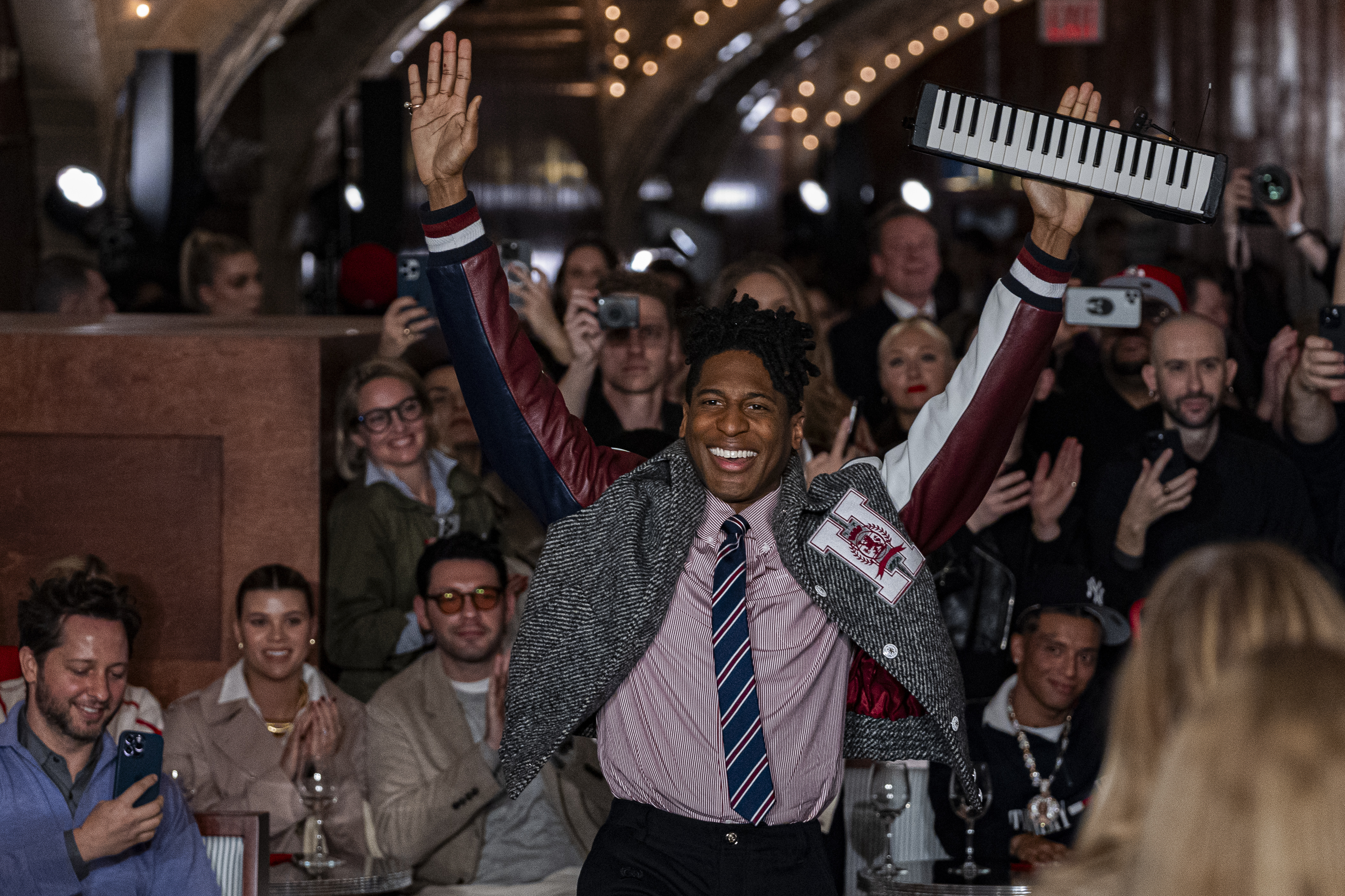 Tommy Hilfiger takes Manhattan: Fall 2024 collection at New York Fashion  Week celebrates classic Ame