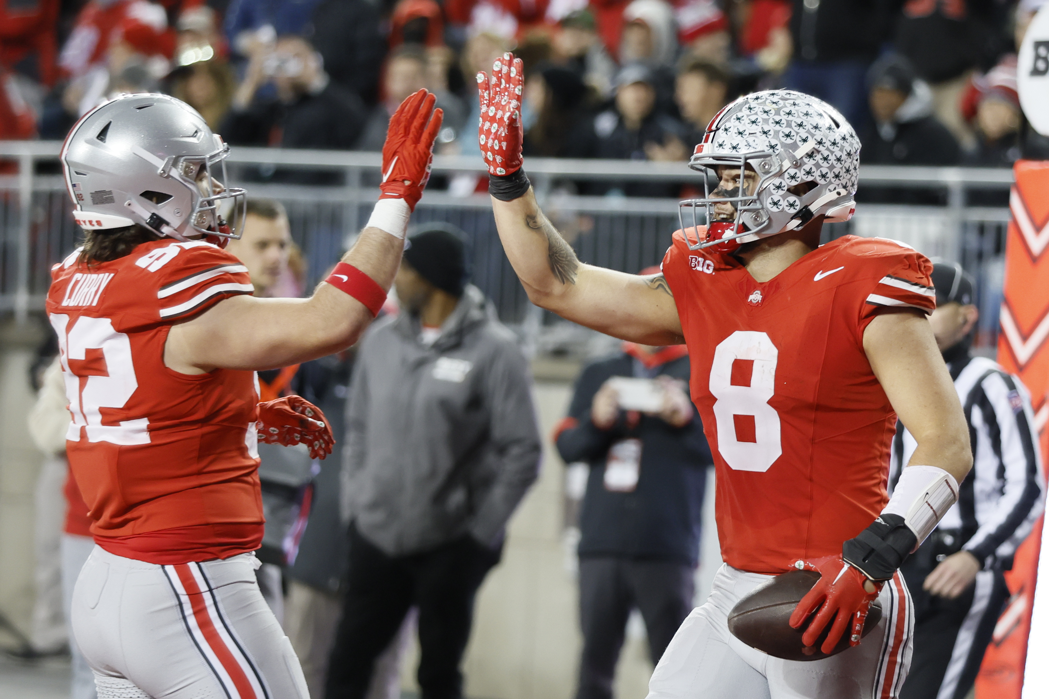 Henderson, McCord combine for 4 TDs as No. 3 Ohio State beats Minnesota  37-3 with Michigan up next