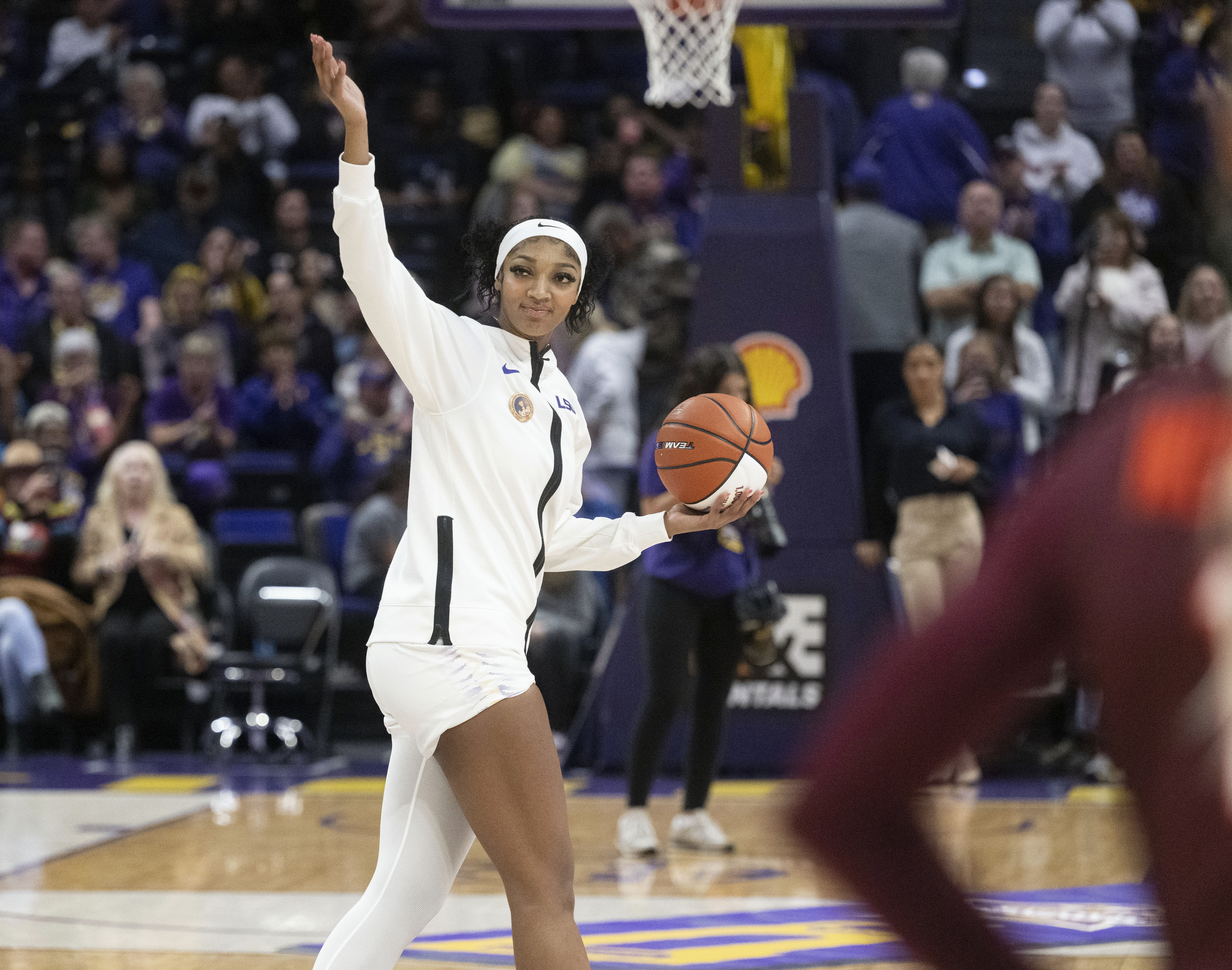 Reese has 19 points, 9 rebounds in her return, No. 7 LSU tops No. 9 Va.  Tech 82-64 | AP News