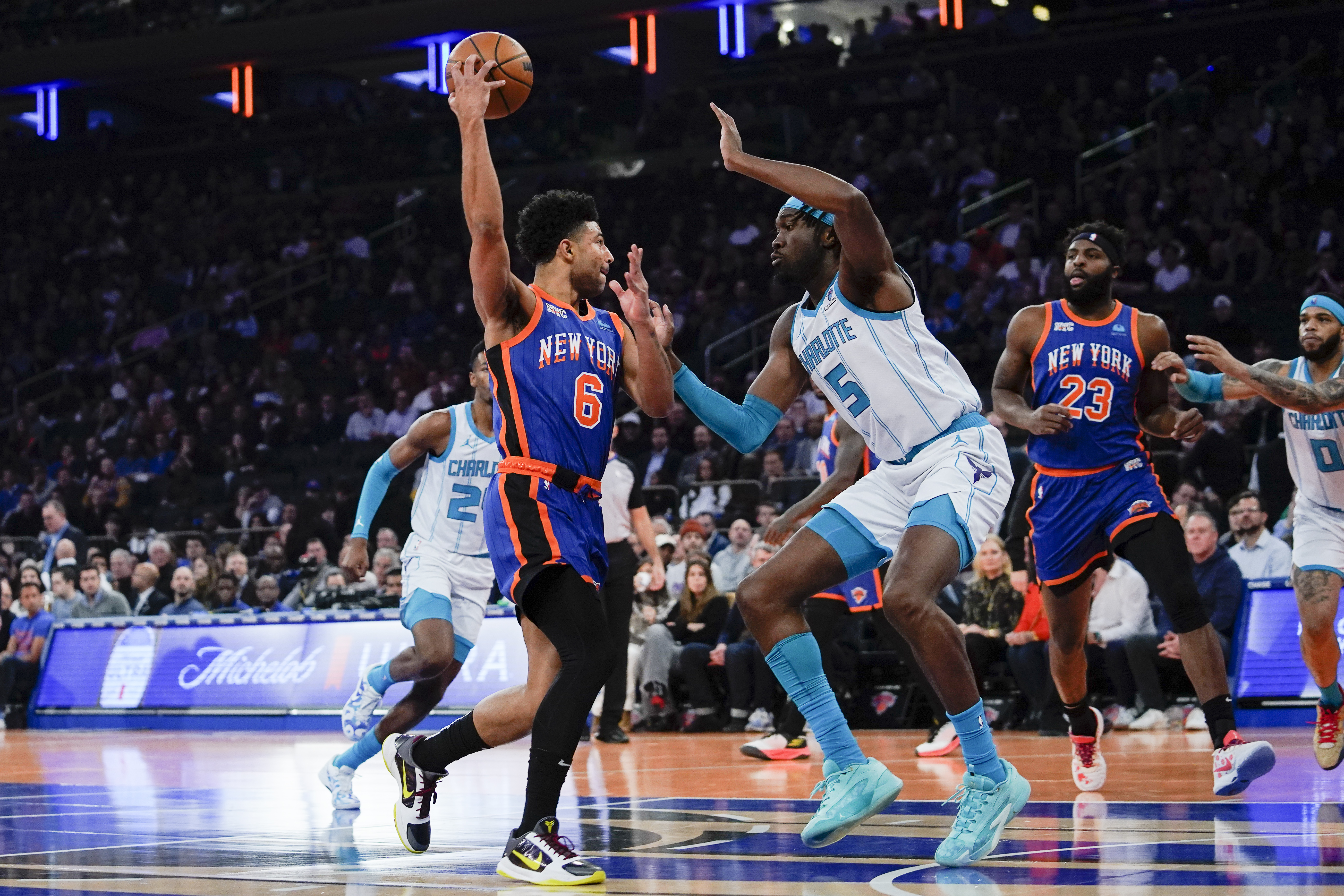 Knicks clobber Hornets, advance to in-season tournament knockout round