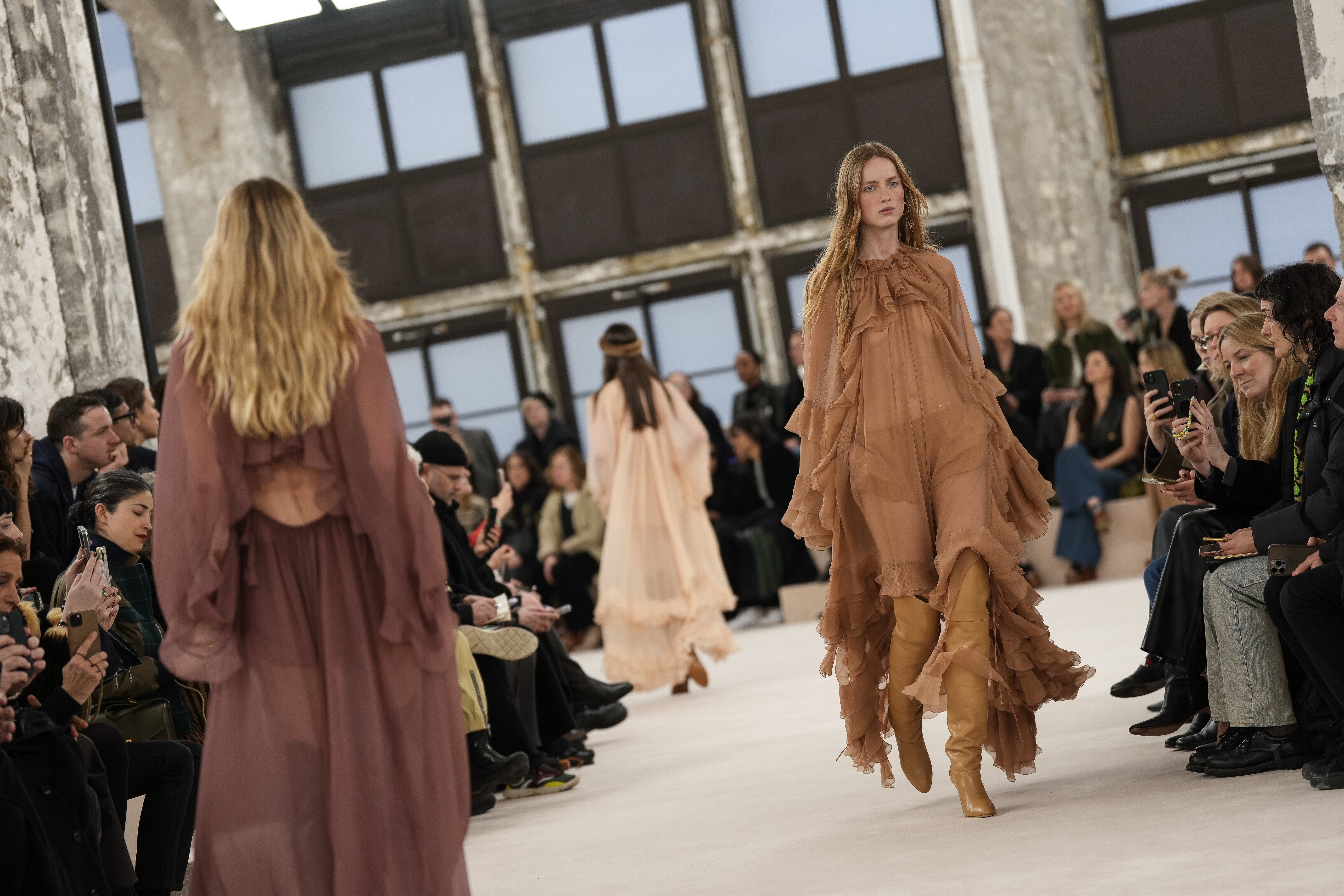 New designer Chemena Kamali reboots Chloe with a 1970s-tinged debut at  Paris Fashion Week