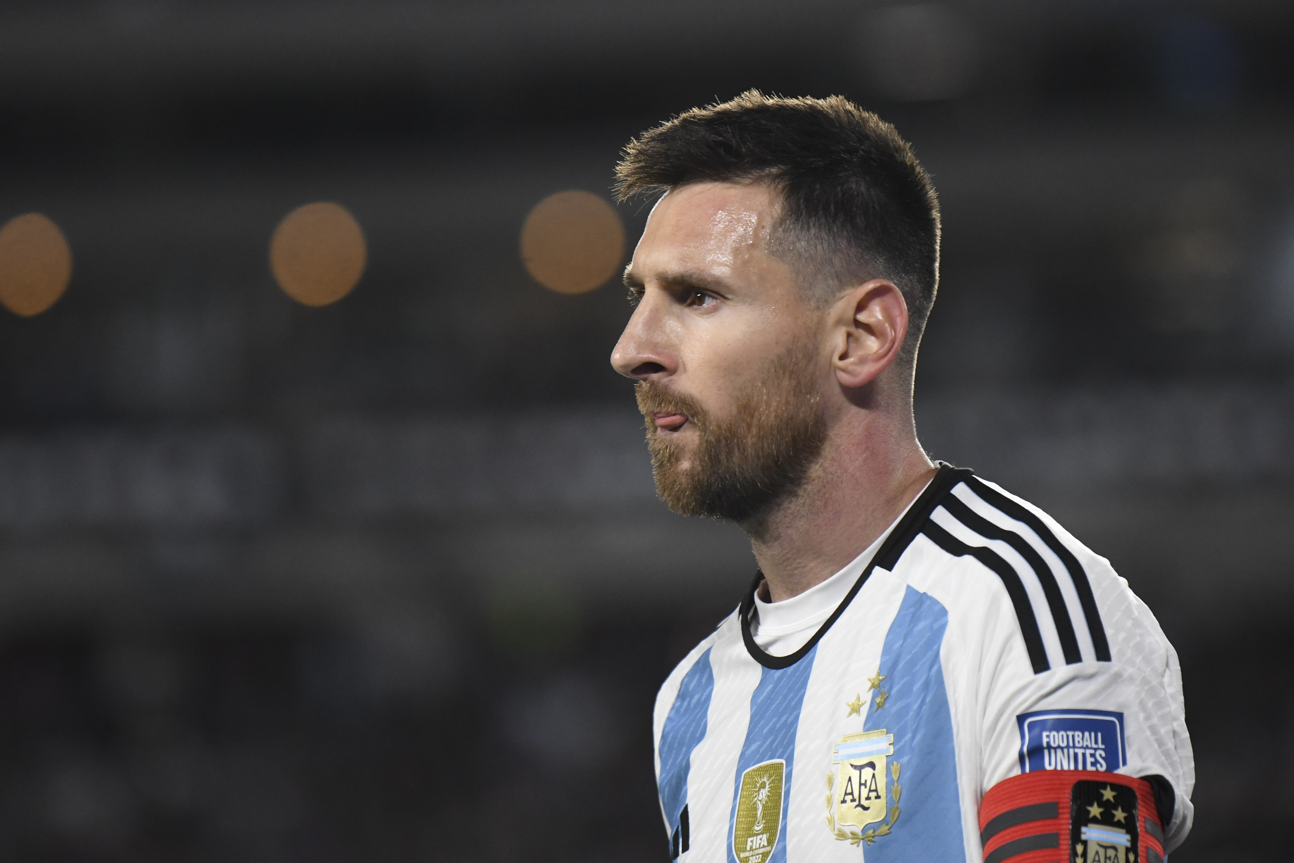 Messi plays one half in Argentina's 1-0 World Cup qualifying win