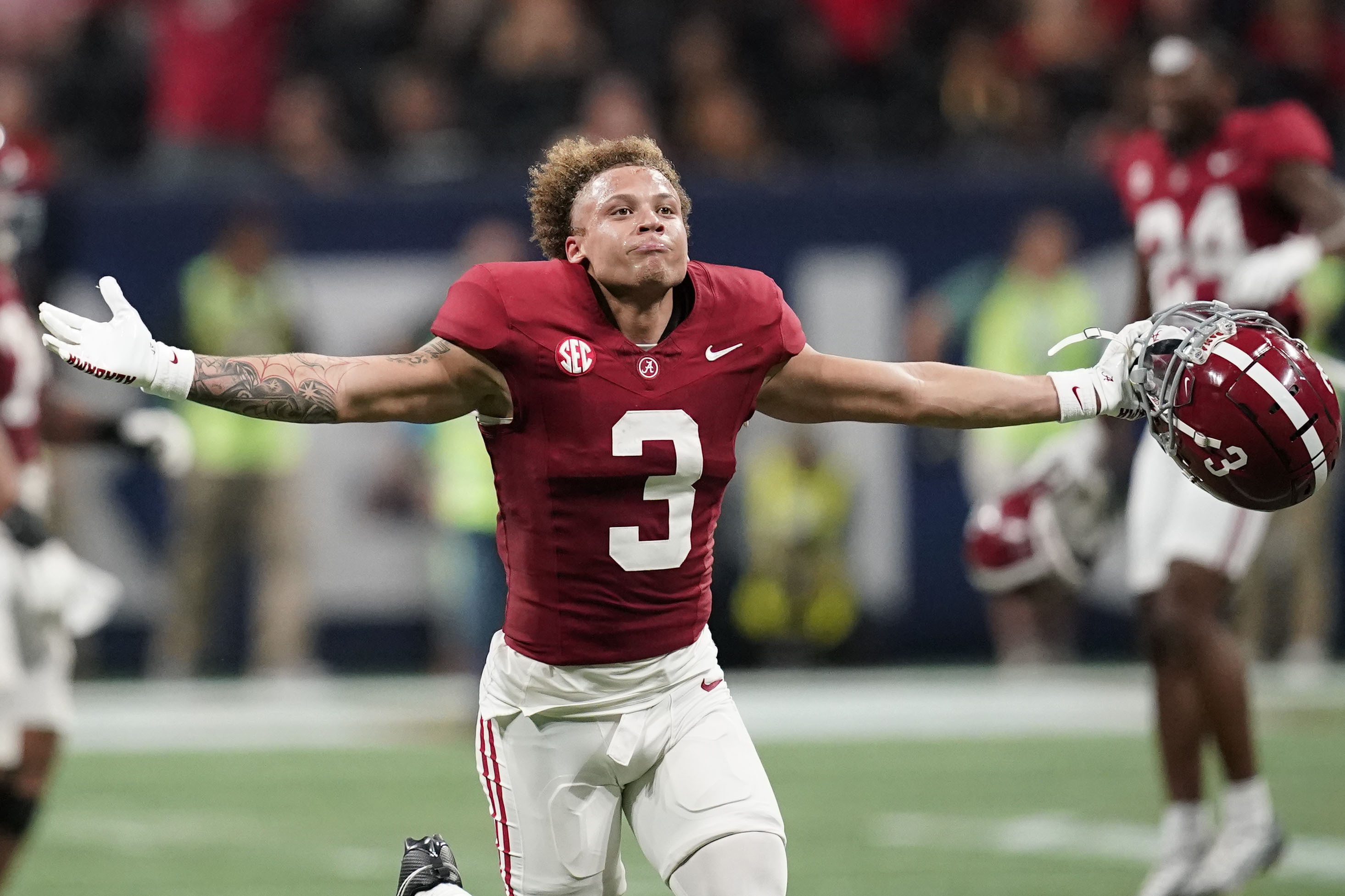 Texas remains at No. 7 in the third College Football Playoff