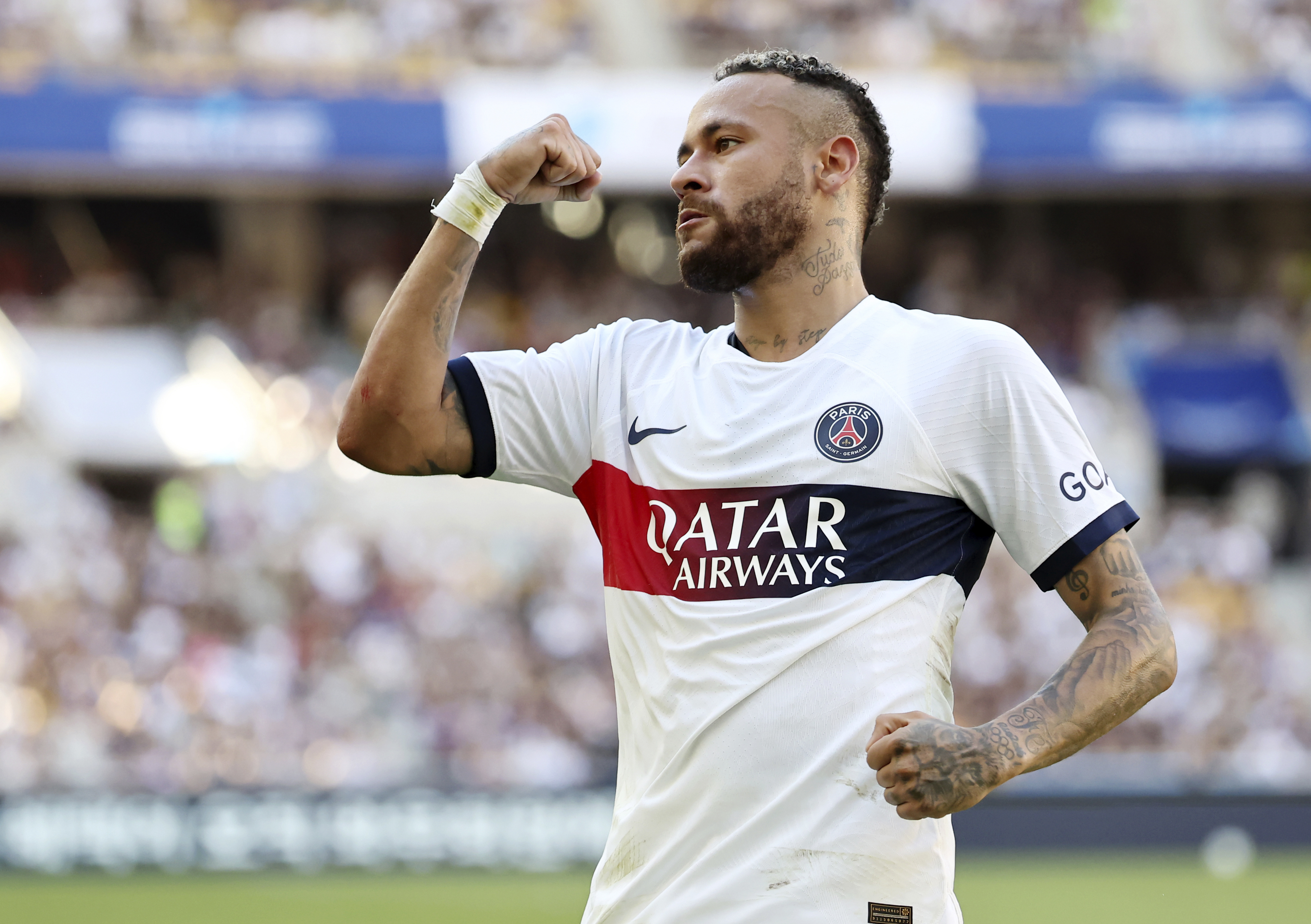 Neymar heading toward exit from Paris Saint-Germain, AP source says