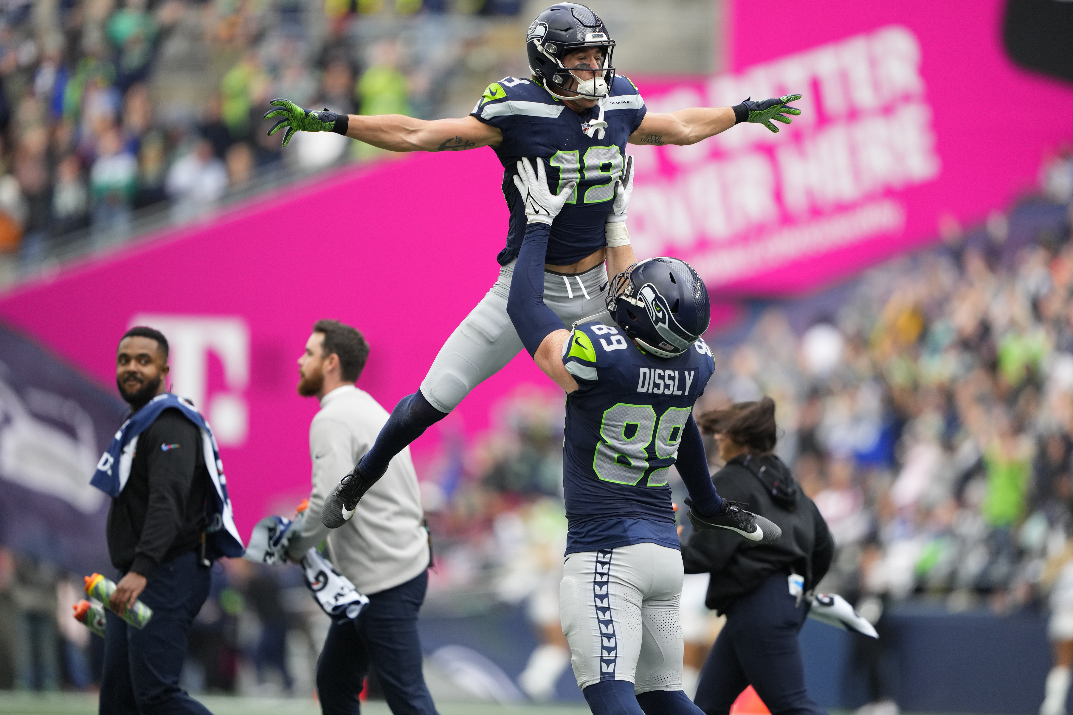 Seahawks News 8/22: What are the Seahawks doing differently on defense? -  Field Gulls