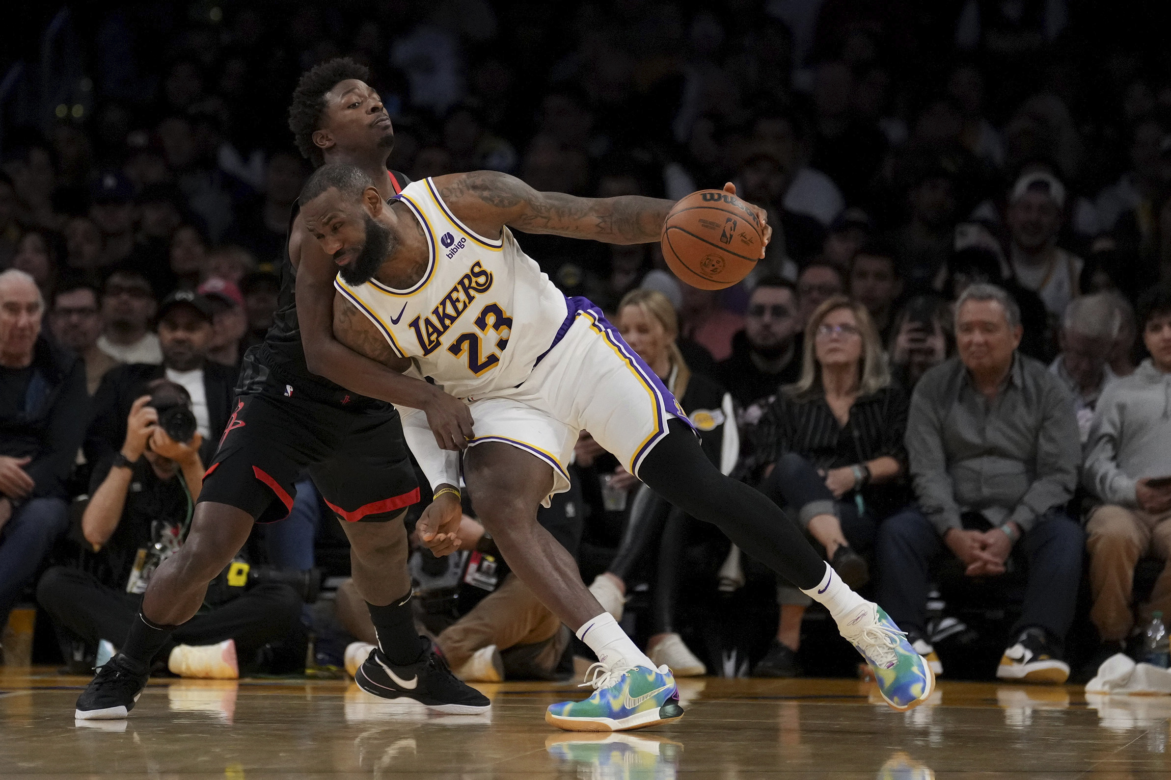 James scores season high 37 hits go ahead free throw as Lakers