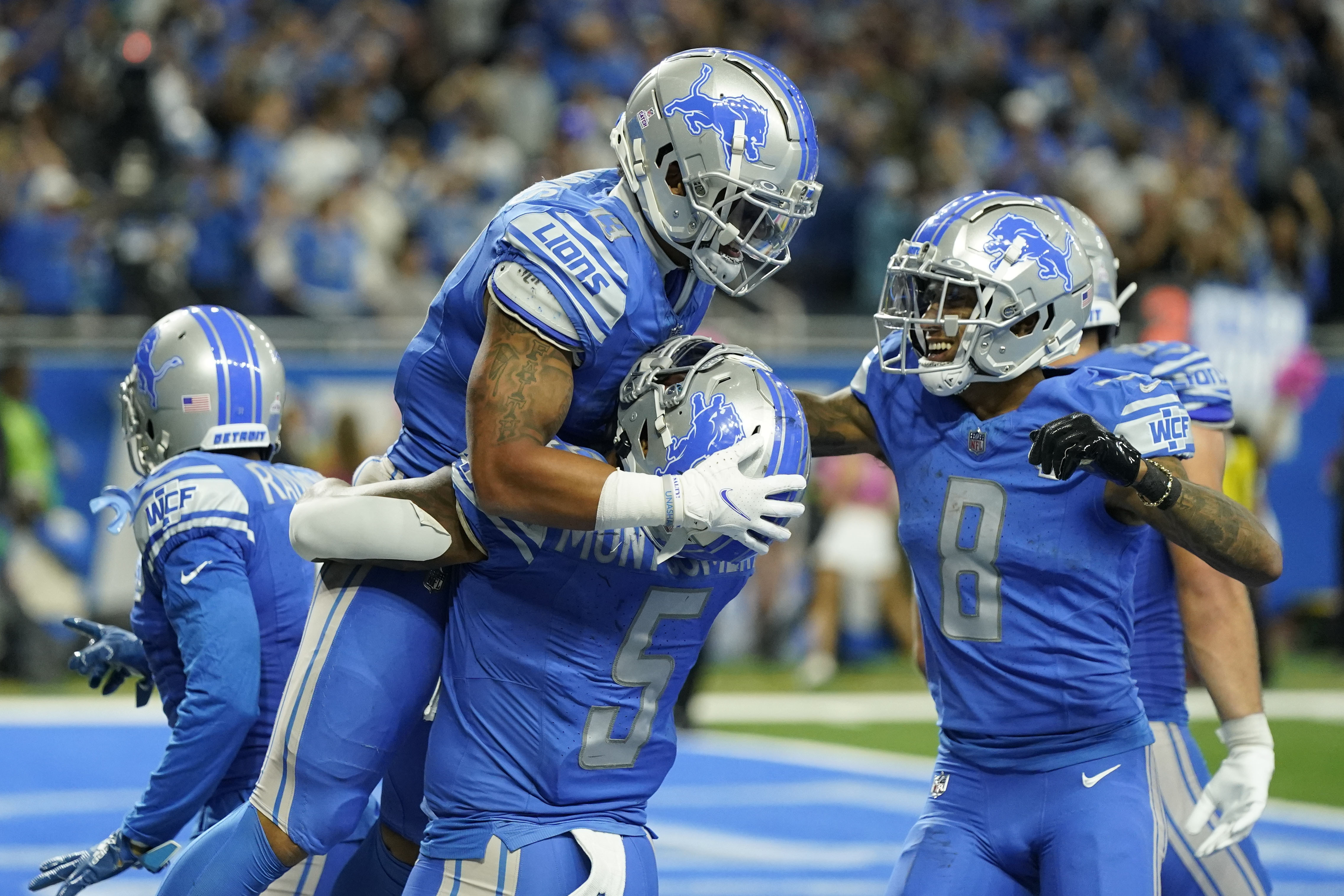 Lions relying on creativity as well as toughness in 4-1 start | AP News