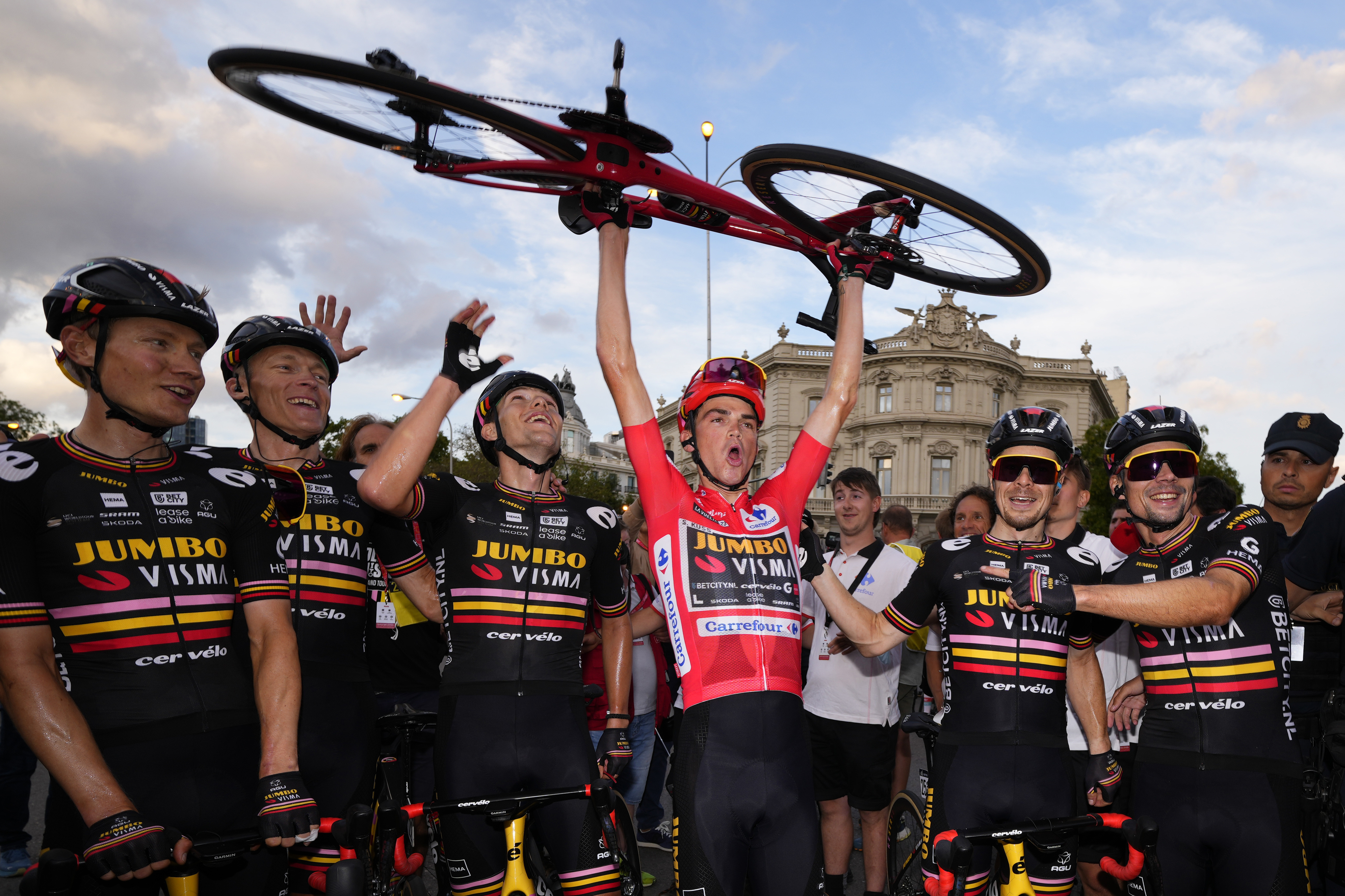 Team Jumbo-Visma Partners with SRAM