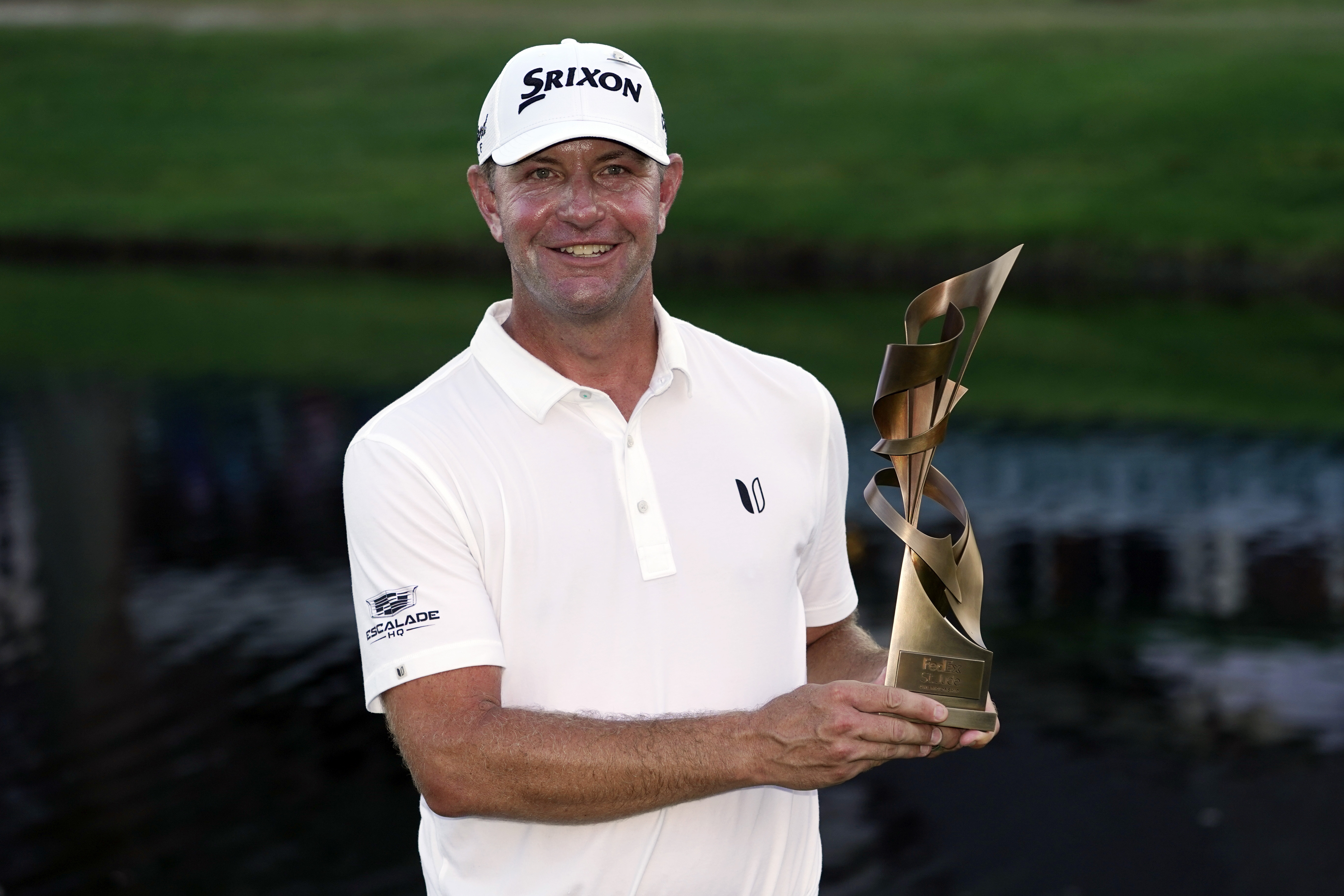 Glover makes it 2 in a row by winning FedEx Cup opener in a