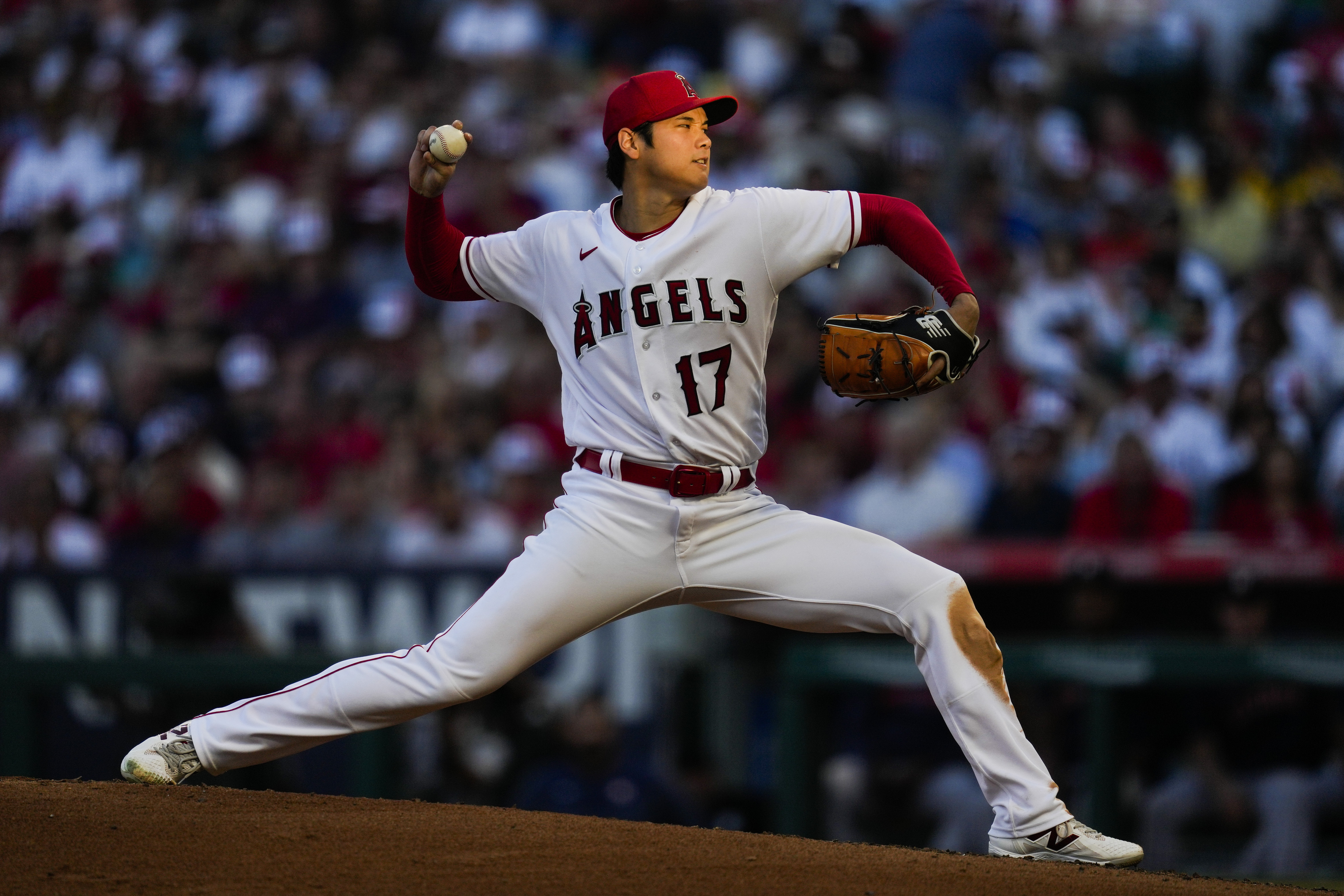 Shohei Ohtani allows 4 earned runs, takes the loss in the Astros