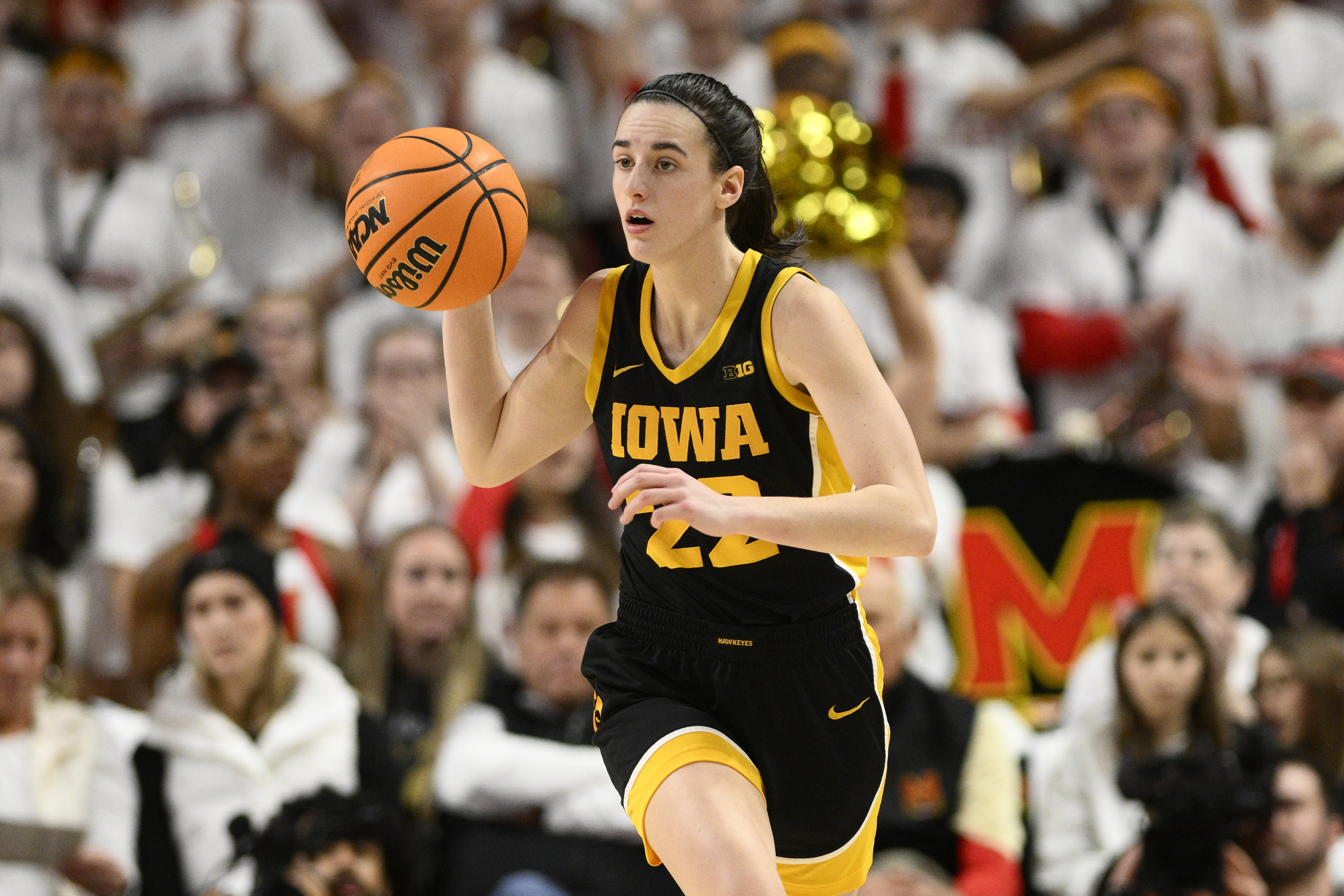 Caitlin Clark drops 38 points for No. 3 Iowa vs upset-minded Maryland and  sellout crowd of 17,950 | AP News