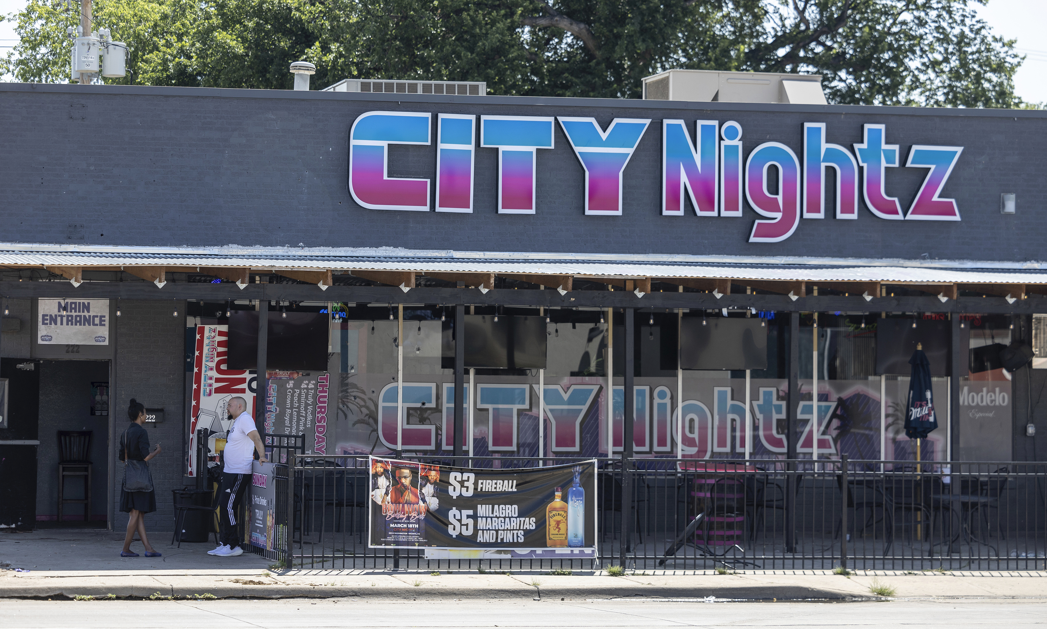 2 security officers hurt after person opens fire on nightclub