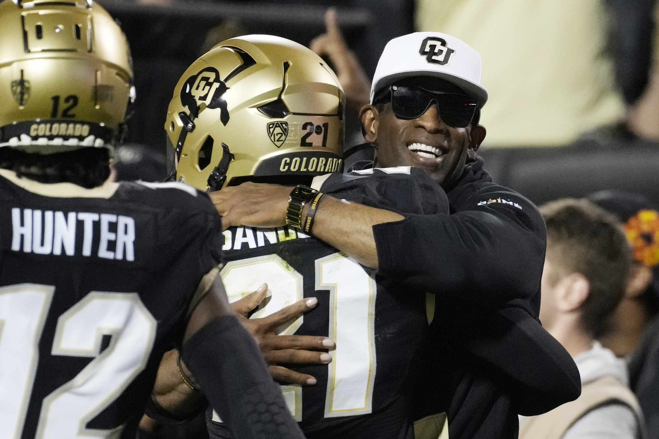 Shedeur Sanders sparks No. 18 Colorado to thrilling 43-35 win over