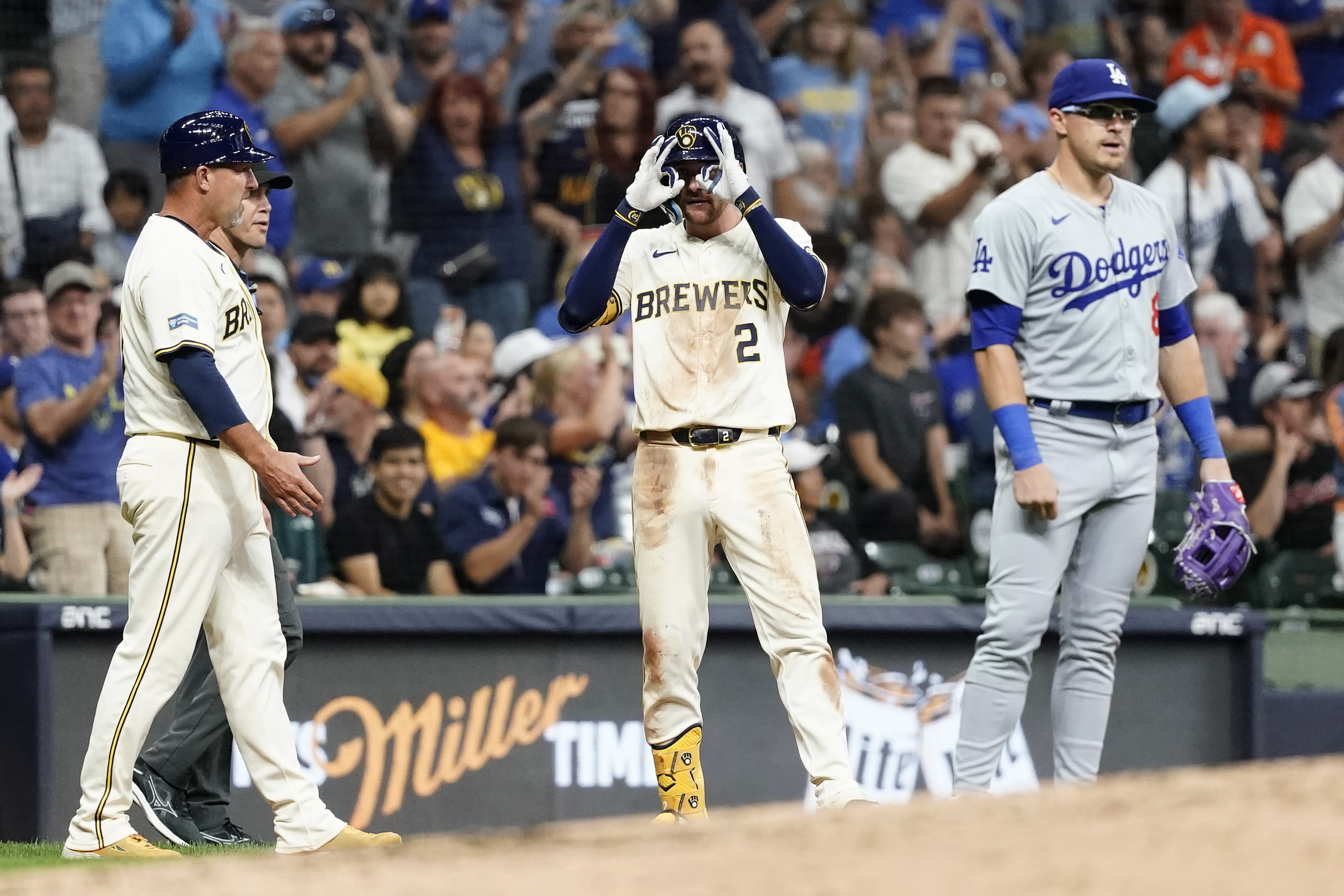 Brewers win 5-4 to snap 3-game skid and end Dodgers' 5-game winning streak  | AP News