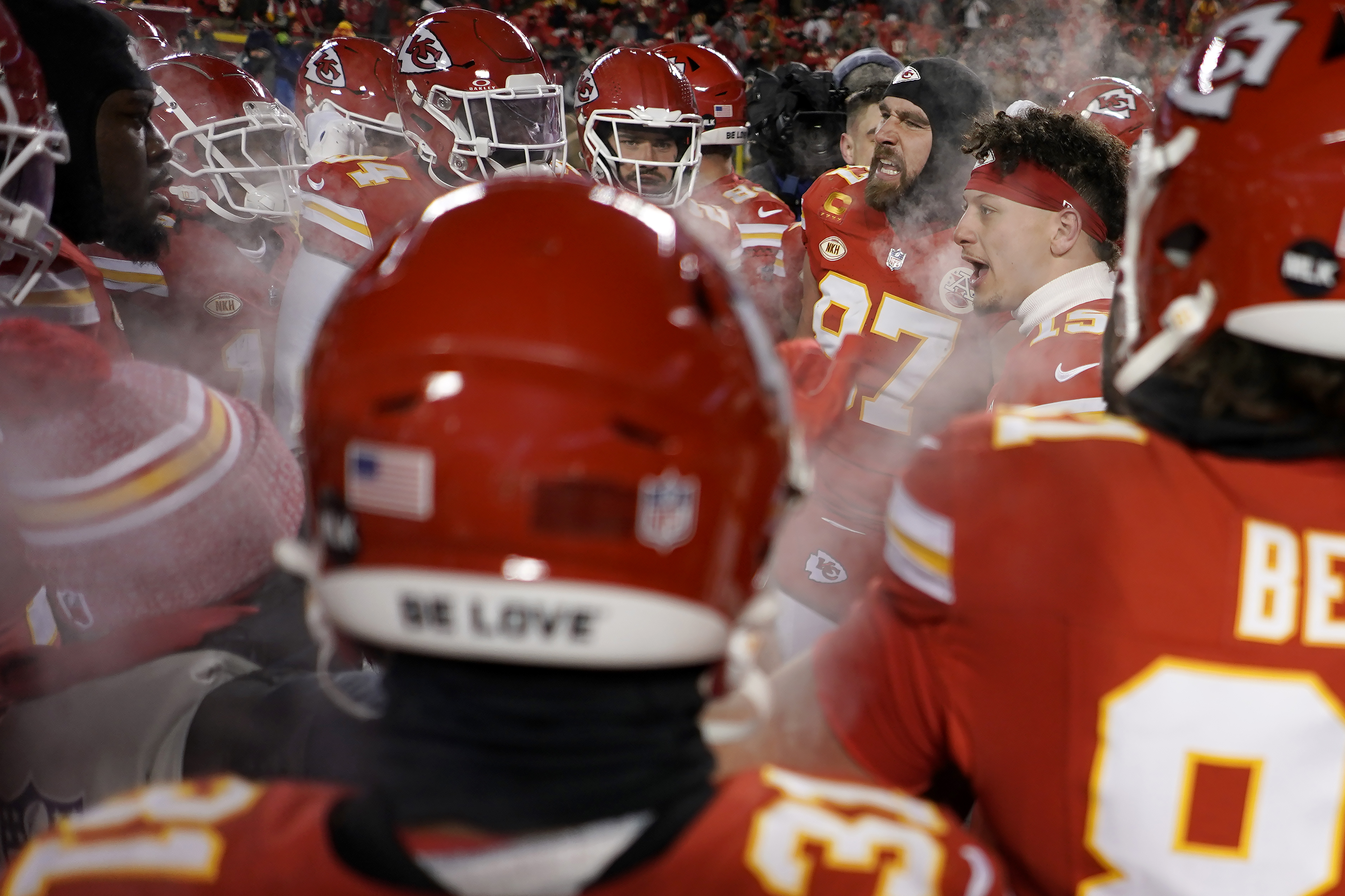 Kansas City Chiefs defeat Miami Dolphins in conditions so cold