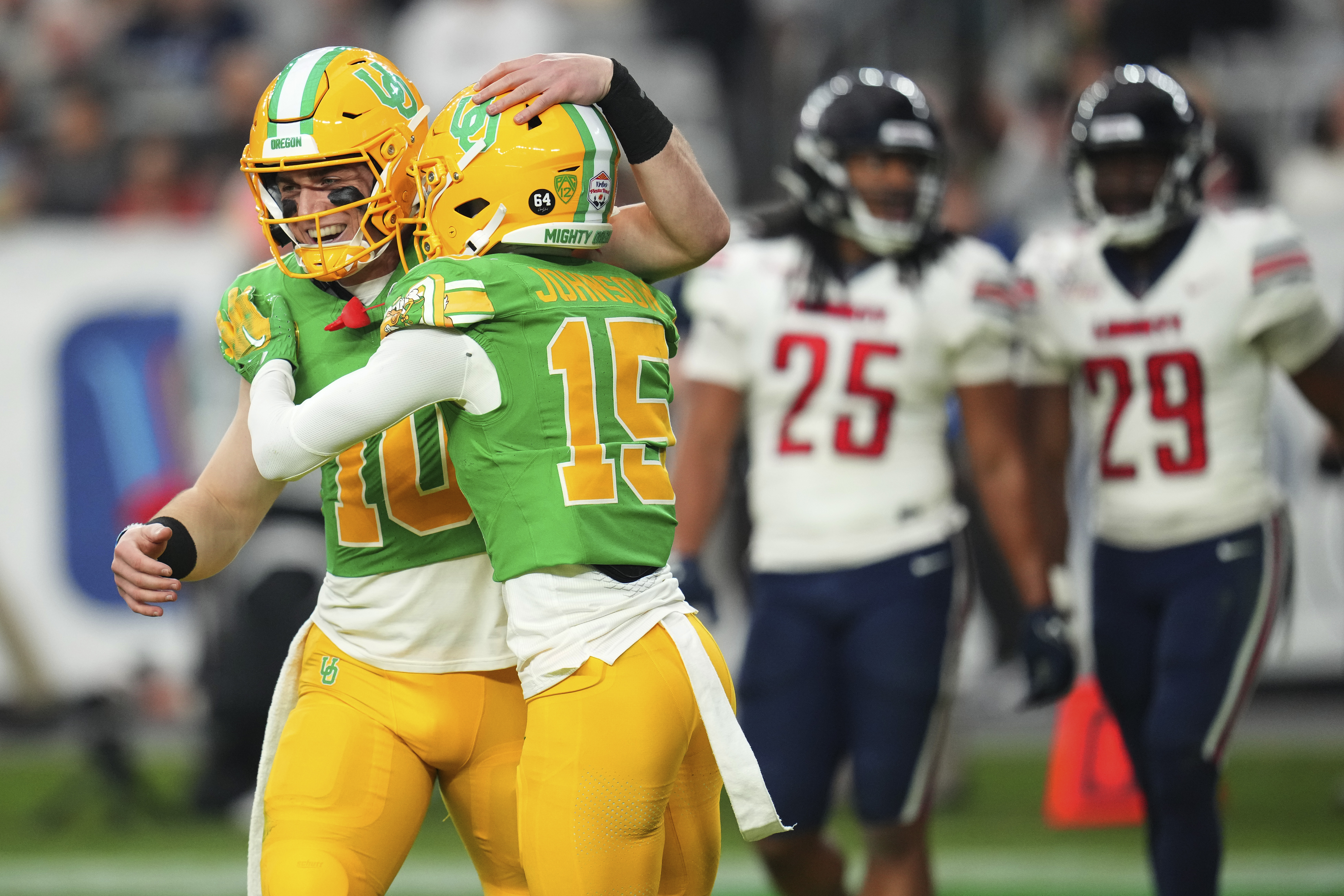 Oregon's Bo Nix ends 5-year college odyssey as one of most