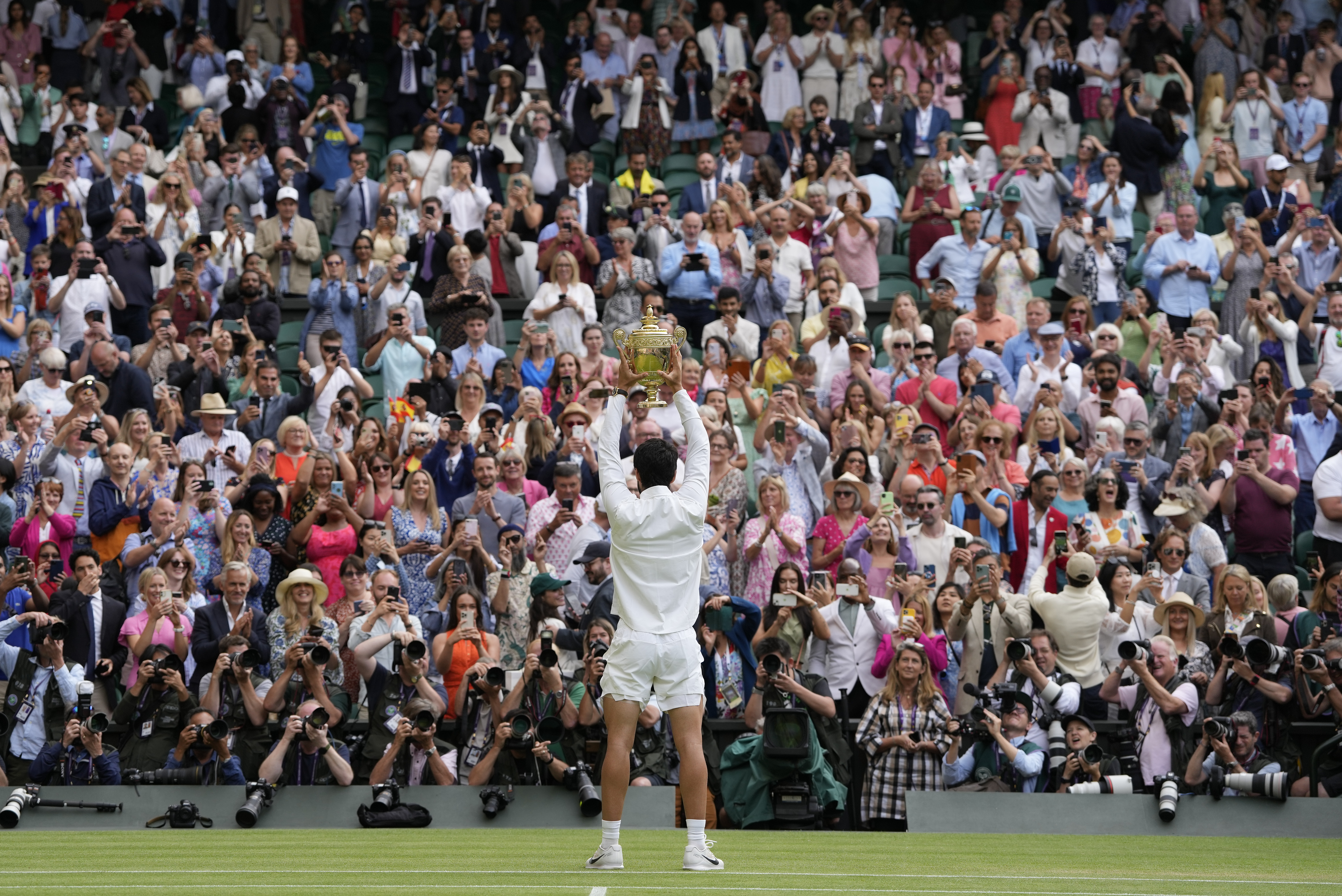 Wimbledon 2023: Carlos Alcaraz wins the title at the All England Club by  beating Novak Djokovic