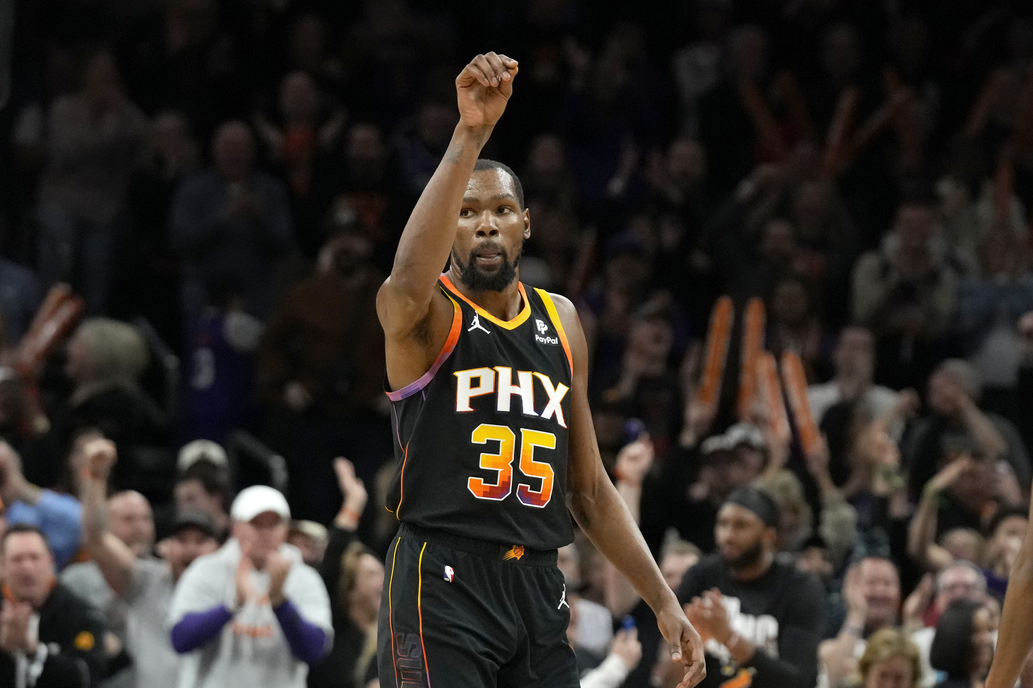 Kevin Durant scored just 4 points in 4th quarter of Suns' last 3 games