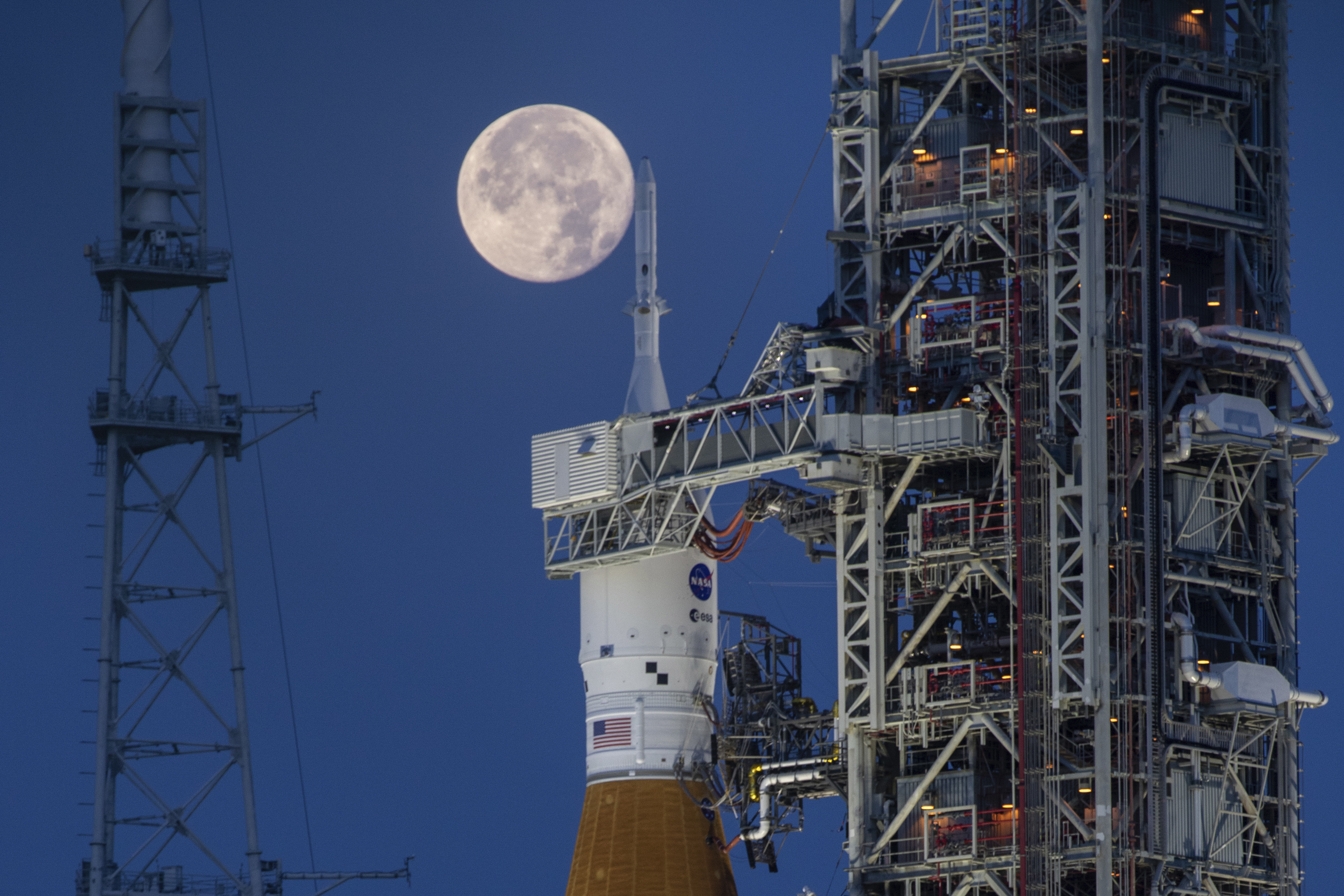 NASA moon landing delayed until at least 2026