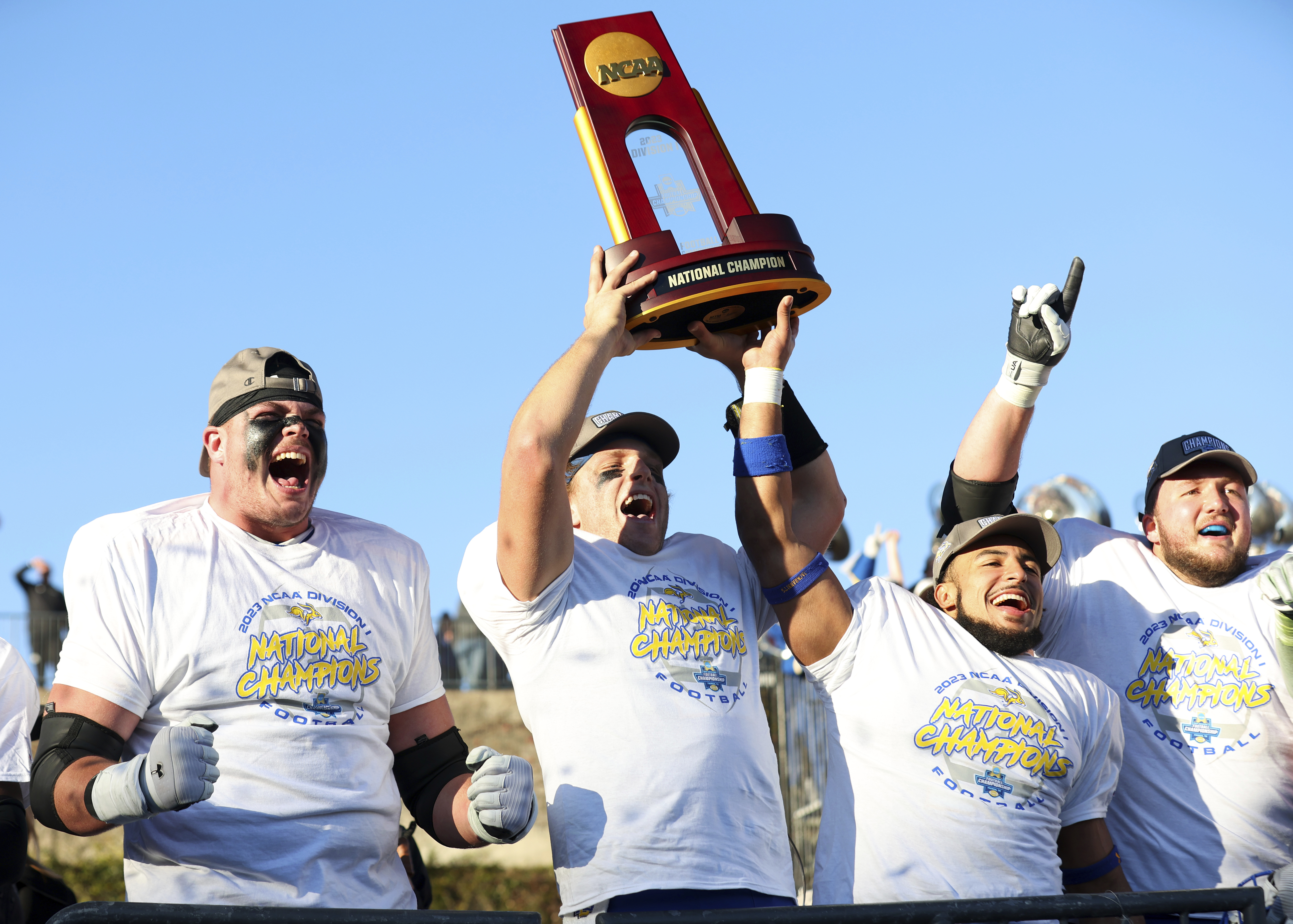 South Dakota State repeats as FCS champs with 29th consecutive win