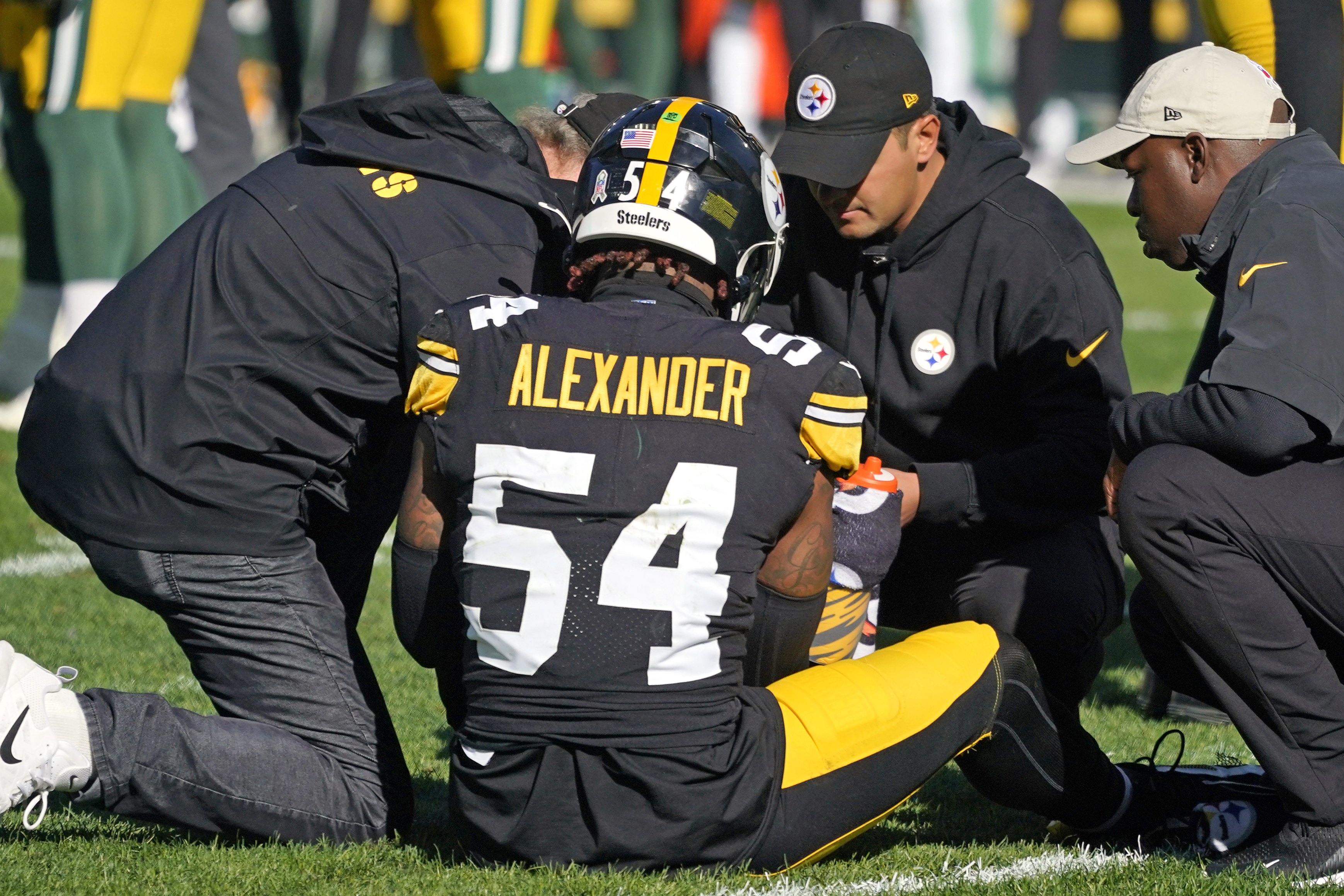 Steelers defense takes another major hit with loss of LB Kwon Alexander to  "serious" leg injury | AP News