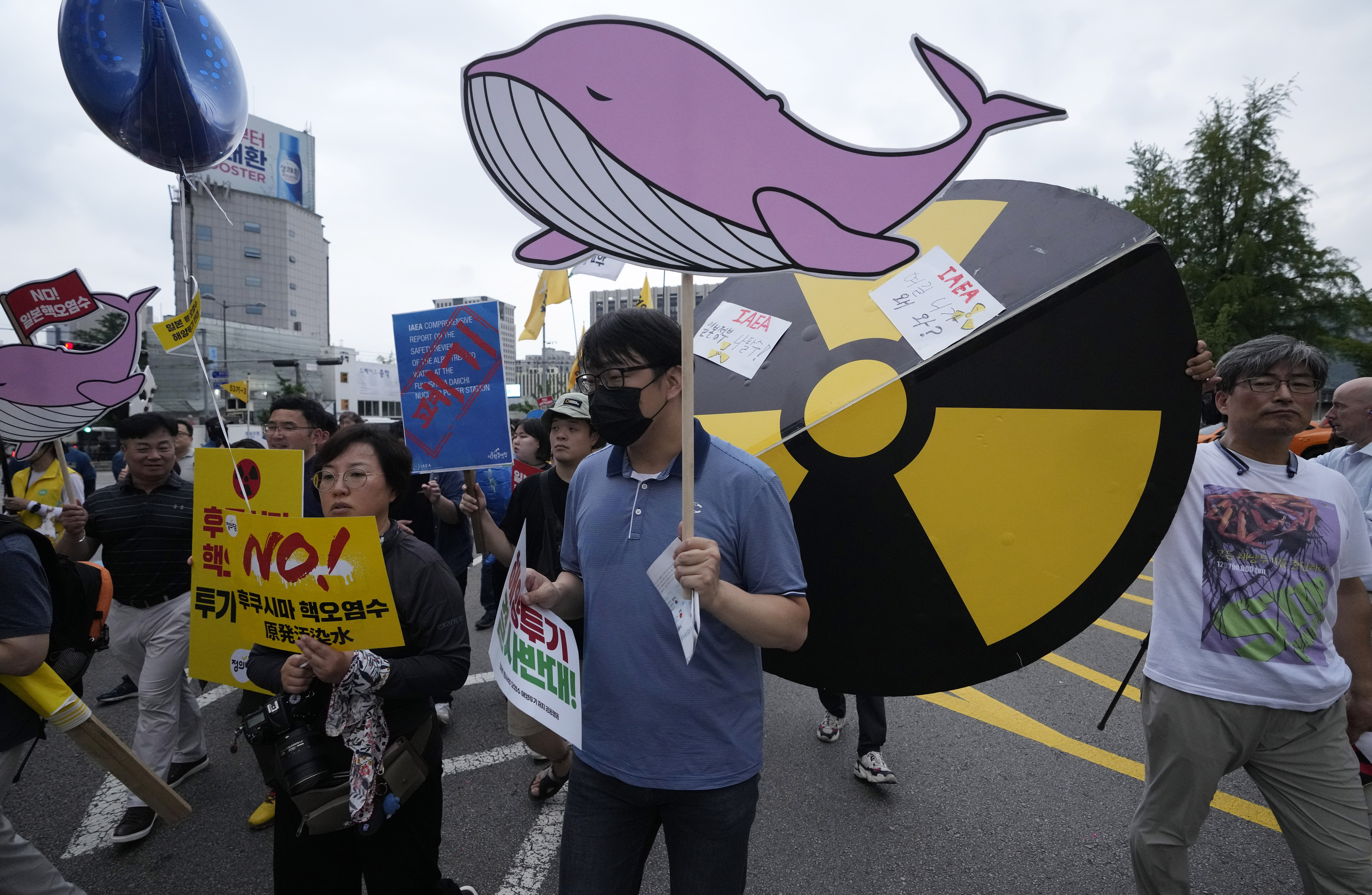 S.Korean fishermen hold boat protests against Japan nuclear plans